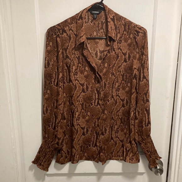 Express Shirt - Picture 2 of 9